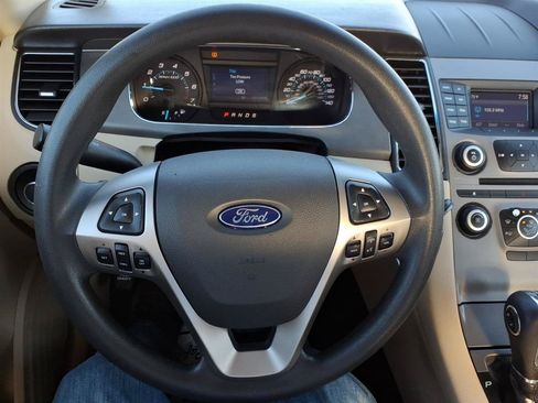 Used 2016 Ford Taurus SE FWD image 17