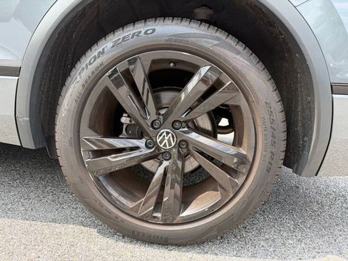 Used 2023 Volkswagen Tiguan SE R-Line AWD/4WD image 19