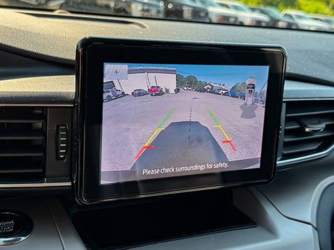 Used 2023 Ford Explorer XLT w/ Equipment Group 202A AWD/4WD image 29