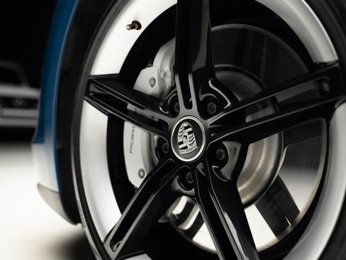 Used 2022 Porsche Taycan 4S image 22