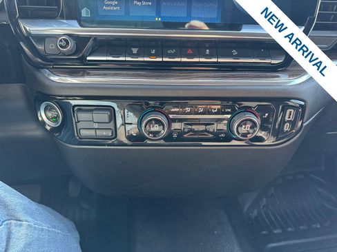 Used 2025 Chevrolet Silverado 2500 LT w/ Convenience Package image 25