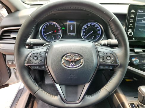 Used 2023 Toyota Camry SE w/ Cold Weather Package FWD image 9
