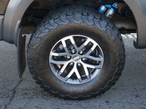 Used 2018 Ford F150 Raptor image 11