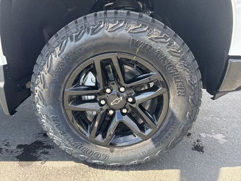 New 2026 Chevrolet Silverado 1500 LT Trail Boss w/ LT Trail Boss Premium Package AWD/4WD image 9