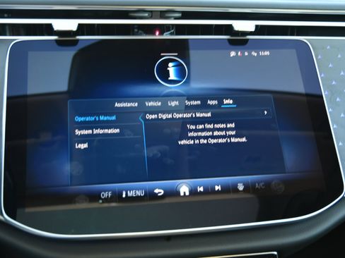 Used 2025 Mercedes-Benz E 350 Sedan image 32