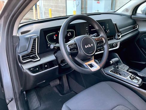 Used 2023 Kia Sportage LX image 18
