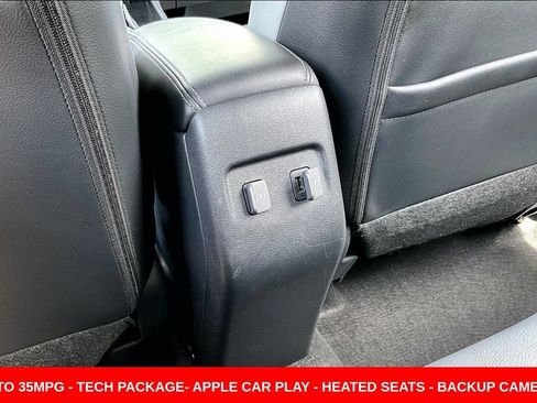 Used 2023 Nissan Kicks SR w/ SR Premium Package FWD image 10