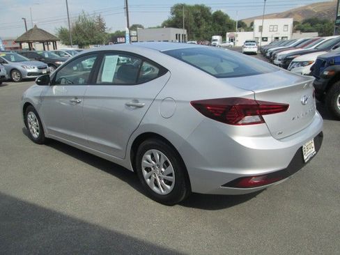 Used 2019 Hyundai Elantra SE FWD image 4