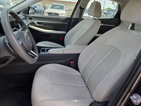 Used 2025 Hyundai Sonata SEL FWD image 17