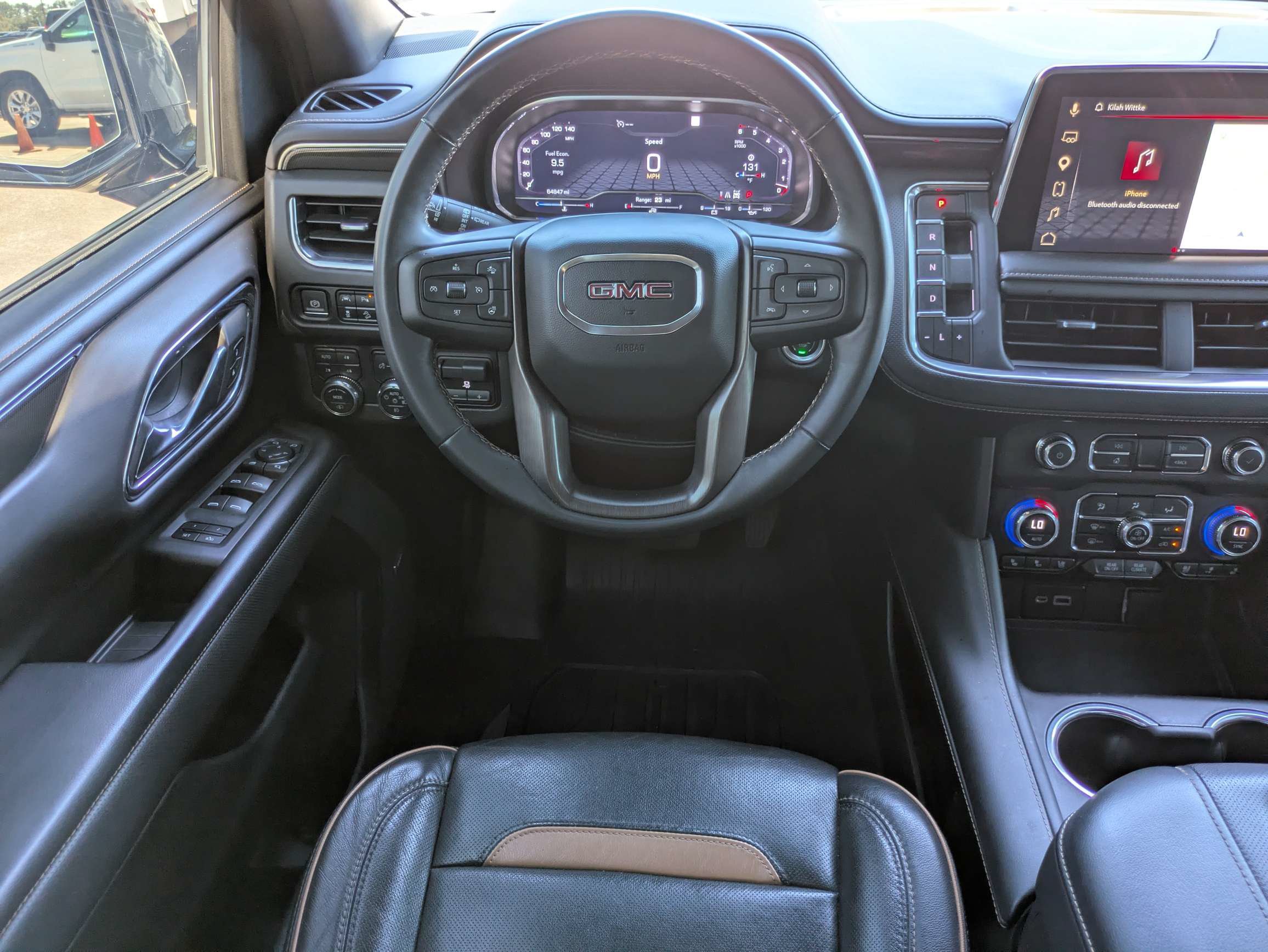 Used 2023 GMC Yukon AT4 w/ AT4 Premium Plus Package AWD/4WD image 4
