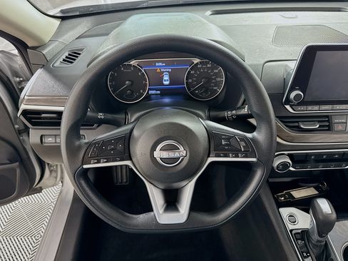 Used 2024 Nissan Altima 2.5 SV AWD/4WD image 12