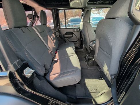 Used 2024 Jeep Wrangler Sport S image 14