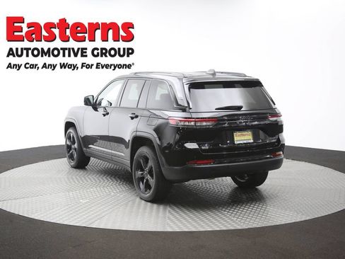 Used 2023 Jeep Grand Cherokee Limited w/ Black Appearance Package AWD/4WD image 67
