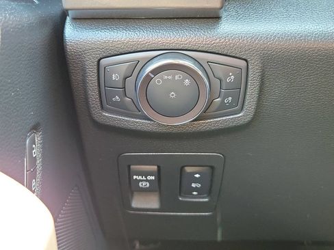Certified 2019 Ford F150 XLT w/ Equipment Group 302A Luxury AWD/4WD image 15