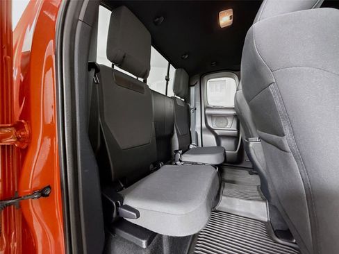 Used 2018 Toyota Tacoma TRD Sport image 27