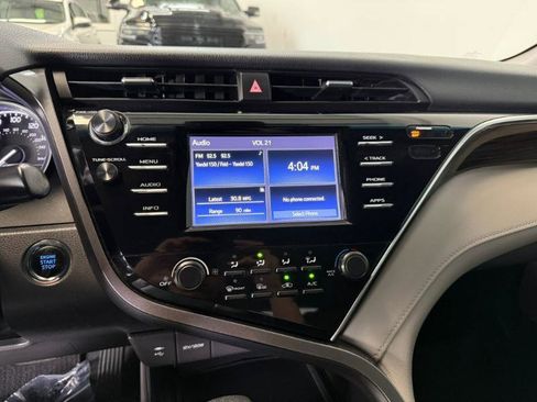 Used 2018 Toyota Camry LE w/ Convenience Package image 17