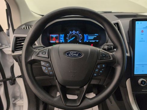 Used 2024 Ford Edge SE image 36