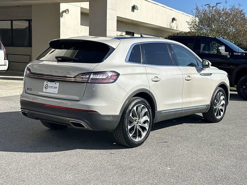 Used 2022 Lincoln Nautilus Reserve w/ Equipment Group 201A image 7