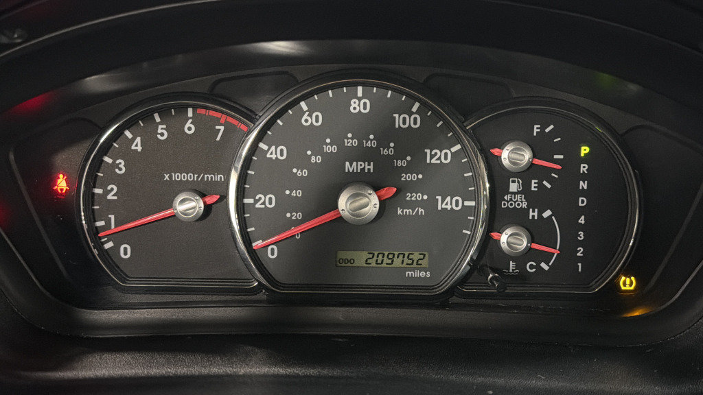 Used 2010 Mitsubishi Endeavor SE AWD/4WD image 21