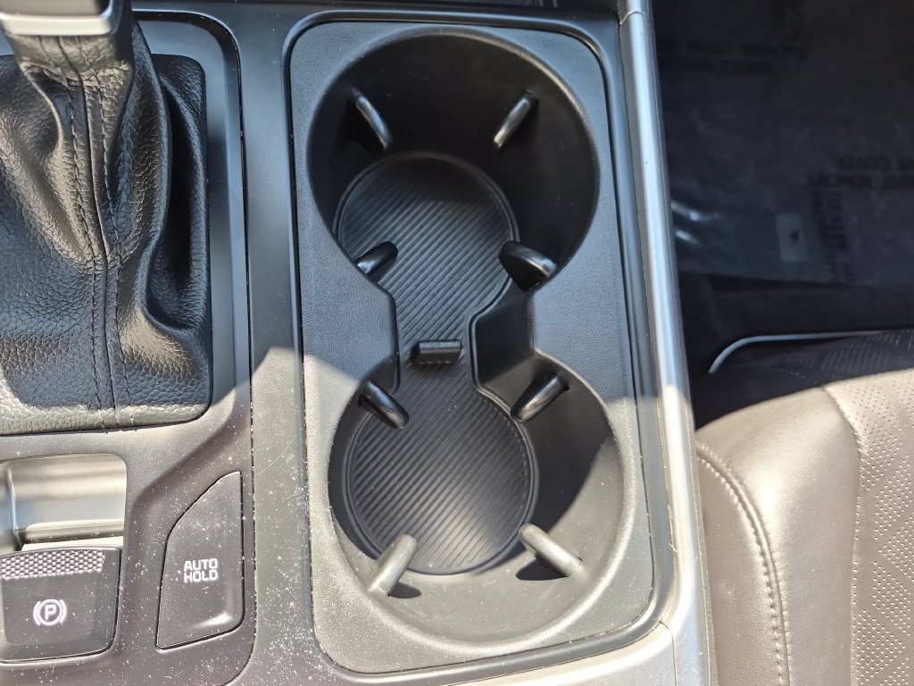 Used 2025 Kia Carnival FWD image 24