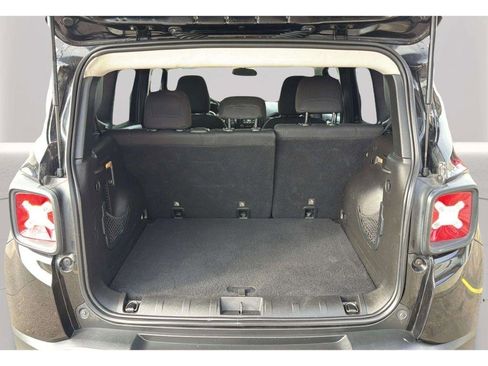 Used 2016 Jeep Renegade Latitude w/ Cold Weather Group image 30