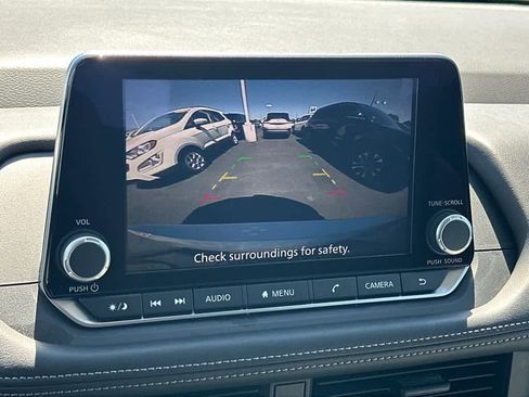 Used 2025 Nissan Rogue S image 20