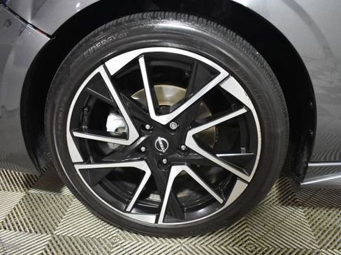 Used 2024 Nissan Sentra SR w/ SR Premium Package FWD image 44