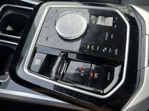 Used 2025 BMW 760i xDrive AWD/4WD image 25