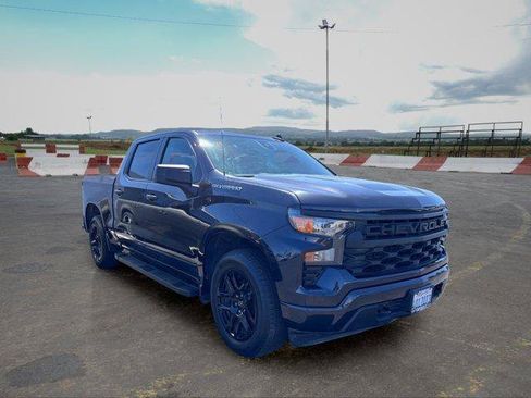 Used 2022 Chevrolet Silverado 1500 Custom RWD image 2
