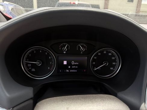 Used 2023 Buick Enclave Essence w/ Experience Buick Package AWD/4WD image 9