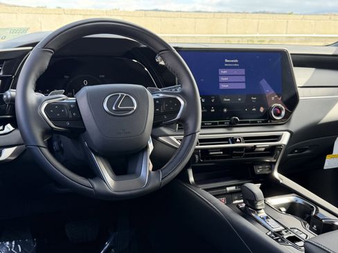 New 2026 Lexus RX 450h AWD image 23
