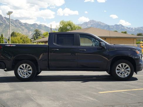 Used 2022 Chevrolet Silverado 1500 Custom AWD/4WD image 6