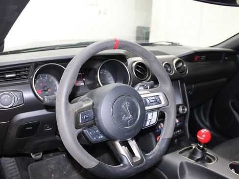 Used 2016 Ford Mustang Shelby GT350 w/ Technology Package RWD image 18