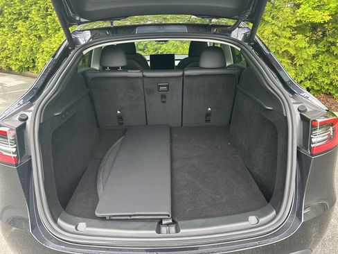 Used 2024 Tesla Model Y Long Range AWD/4WD image 24