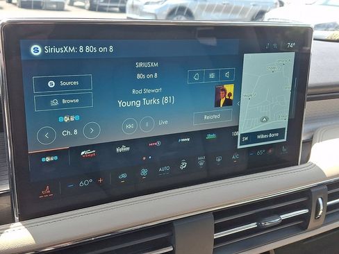 Certified 2025 Lincoln Corsair AWD image 17