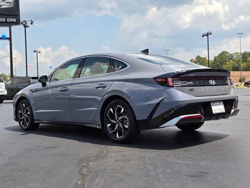 Used 2025 Hyundai Sonata SEL FWD image 3