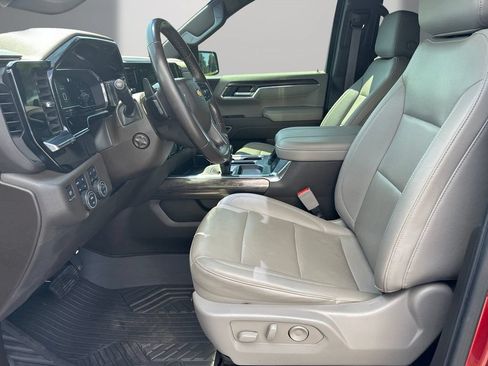 Used 2023 Chevrolet Silverado 1500 LTZ AWD/4WD image 13