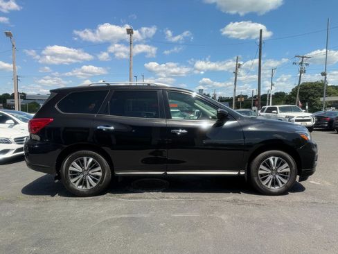 Used 2019 Nissan Pathfinder S AWD/4WD image 4