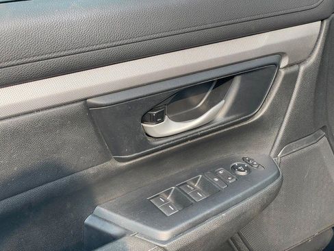 Used 2018 Honda CR-V LX image 12