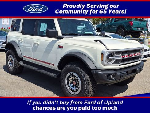 New 2026 Ford Bronco Outer Banks w/ Sasquatch Package AWD/4WD image 1
