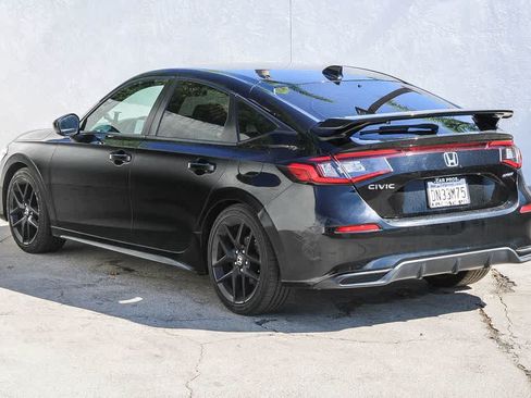 Used 2023 Honda Civic Sport image 4