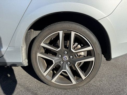 Used 2017 Volvo S60 T5 Dynamic image 30
