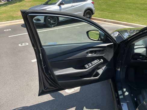 Used 2023 Honda Accord Touring image 14