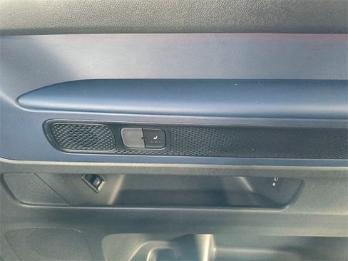 New 2025 Volkswagen ID. Buzz Pro S image 27