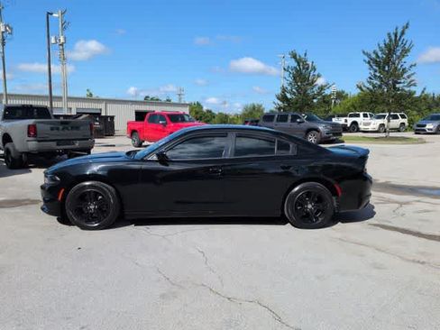 Certified 2021 Dodge Charger SXT w/ Leather Interior Group RWD image 5