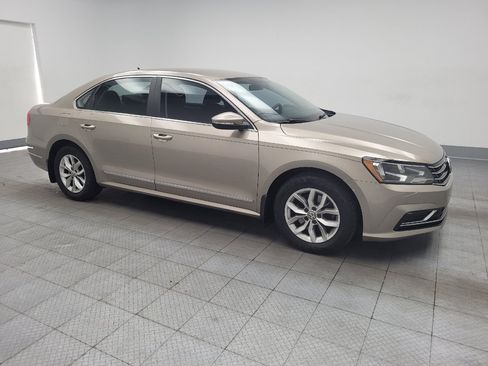 Used 2016 Volkswagen Passat 1.8T S FWD image 11