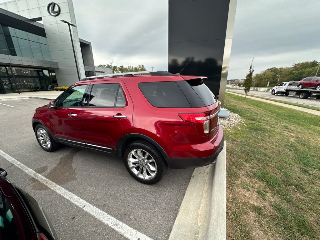Used 2014 Ford Explorer Limited w/ Equipment Group 301A AWD/4WD image 4