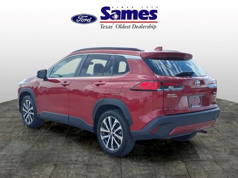 Used 2023 Toyota Corolla Cross XLE AWD/4WD image 5