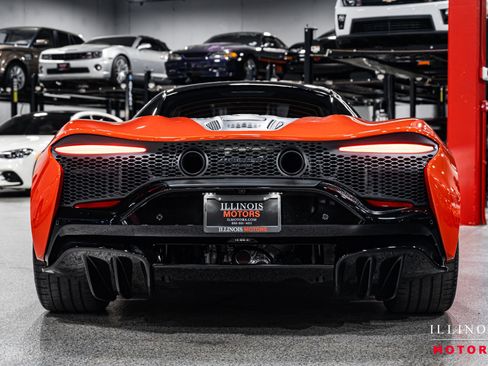 Used 2023 McLaren Artura image 5