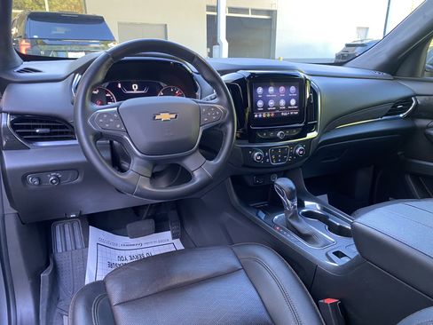 Used 2023 Chevrolet Traverse High Country FWD image 35